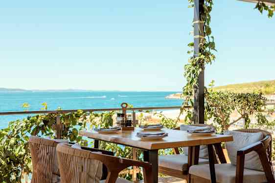 Utsikt från restaurang i Albanien