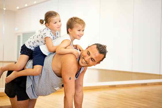 Familietrening og familieyoga
