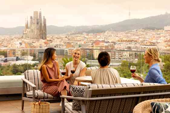 Fire venninner i Barcelona