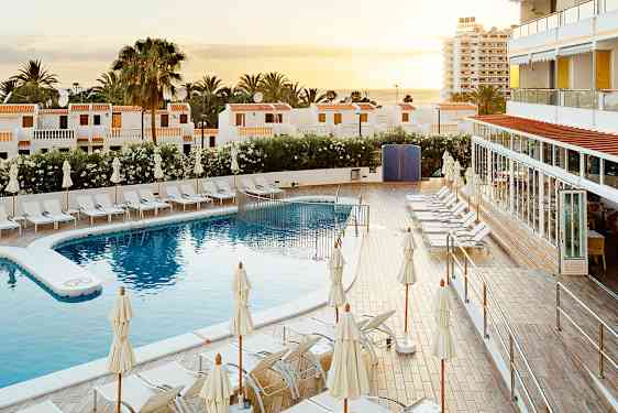 Poolområdet Sunprime Ocean View