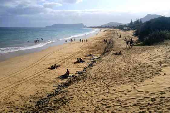 Sandstrand langs kysten i Porto Santo.
