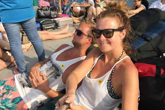 Det er lett å reise med båt mellom de mange øyene i Thailand.