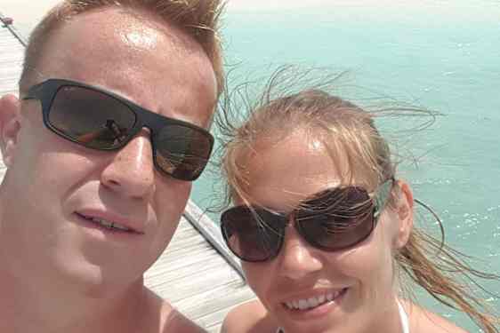 Monica og Geir reiste til Maldivene med to små barn.