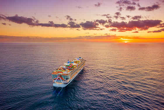 Samle på solnedganger på cruise