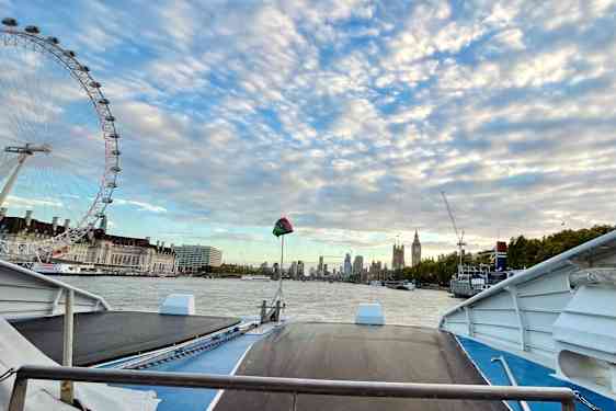 Uber Boat på Themsen