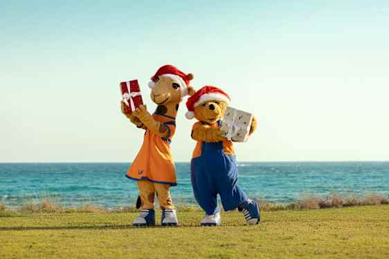 Lollo och Bernie med julklappar