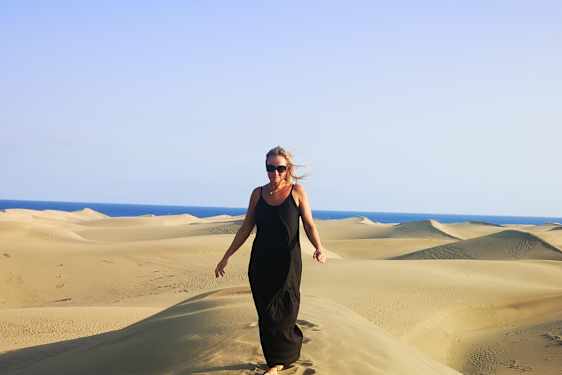 Ingrid på en sanddyne