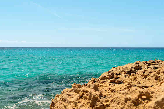 Turkisblått vann på Kypros