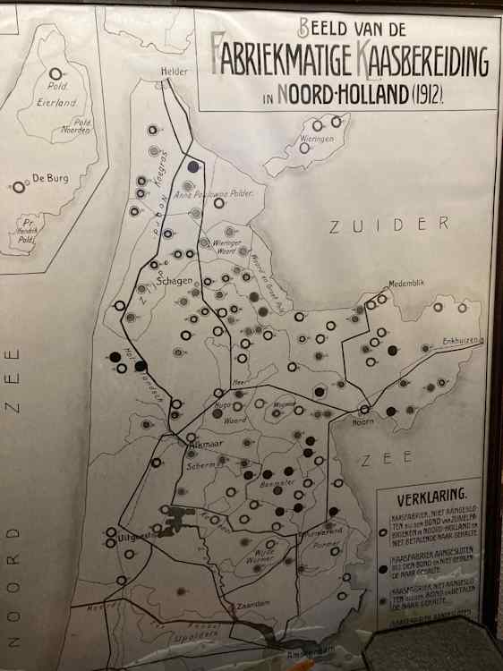 Et svart-hvitt kart viser en region med mange markerte punkter og stedsnavn, med nederlandsk tekst og en forklaring nederst.