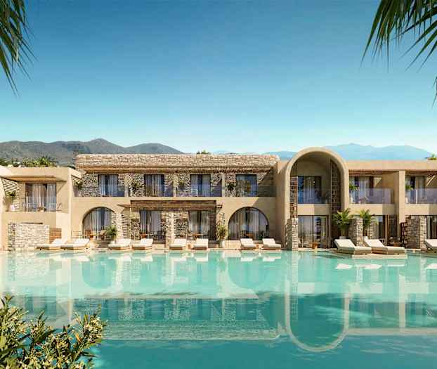 En moderne bygning med utendørsbasseng omgitt av palmer og grøntområder. (AI-generert tekst)