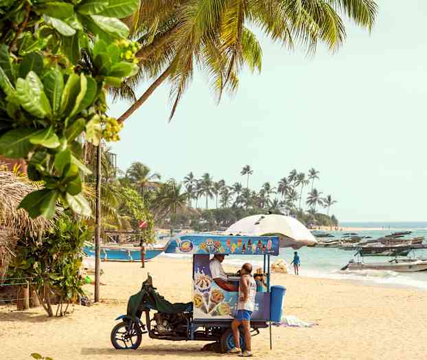 Stranden, ca.50–200 meter unna