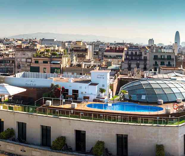 Hotellets takterrasse er åpen i sommermånedene