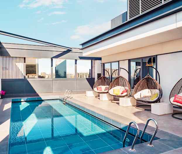 Takterrasse med basseng