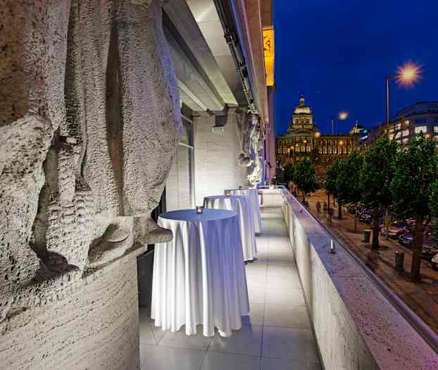 Hotellet har sentral beliggenhet ved Václavplassen