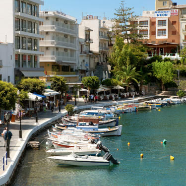 Havnepromenaden i Agios Nikolaos.