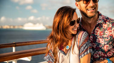Forelsket par på cruise