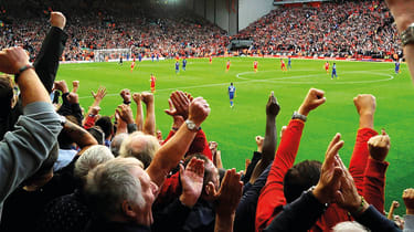 Liverpool supportere på Anfield | Ving fotballreiser