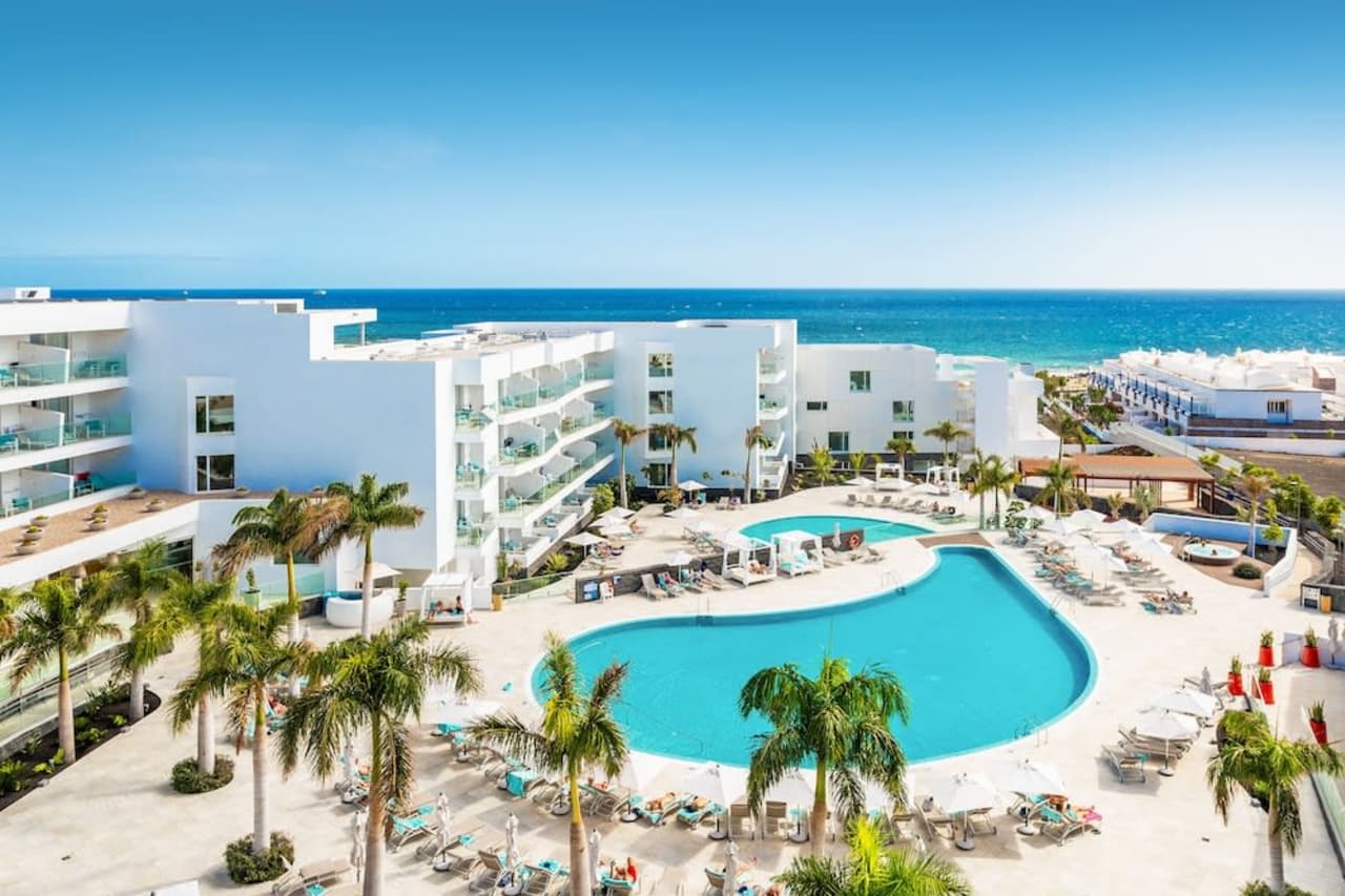 Hotellbilder av Hotel Lava Beach - nummer 1 av 35