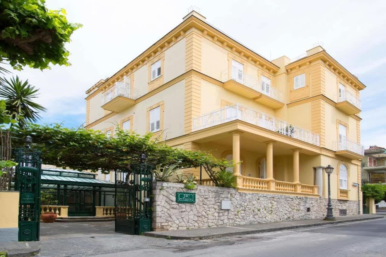 Hotellbilder av Crawford Hotel - nummer 1 av 6