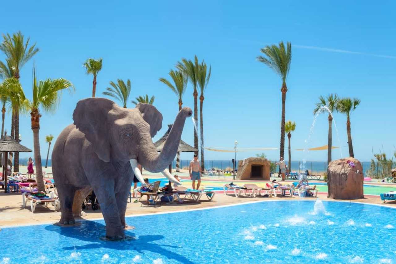 Hotellbilder av Holiday World Riwo Hotel - nummer 1 av 100