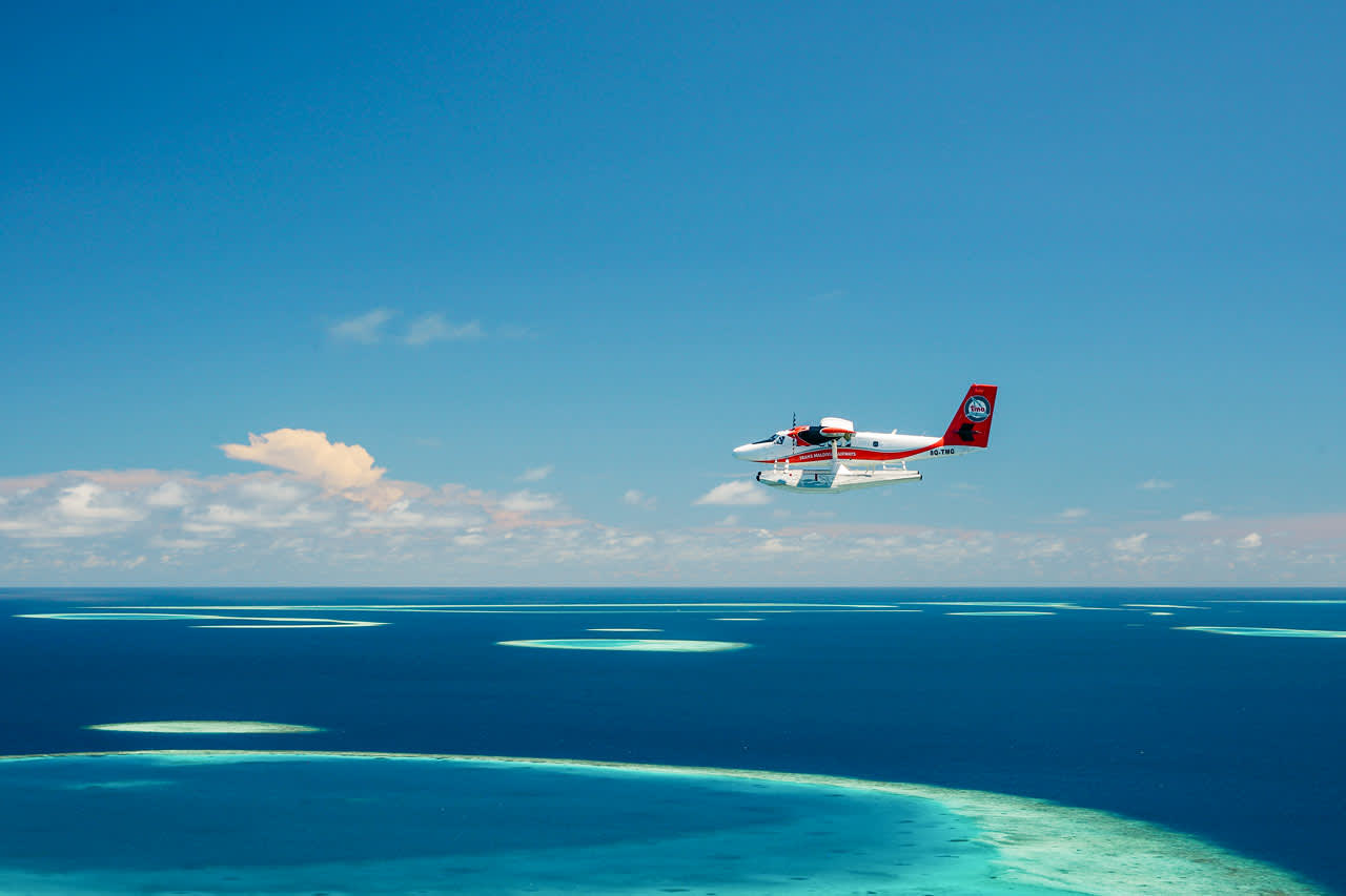 Du kan reise med sjøfly eller speedbåt til Kagi Maldives Spa Island