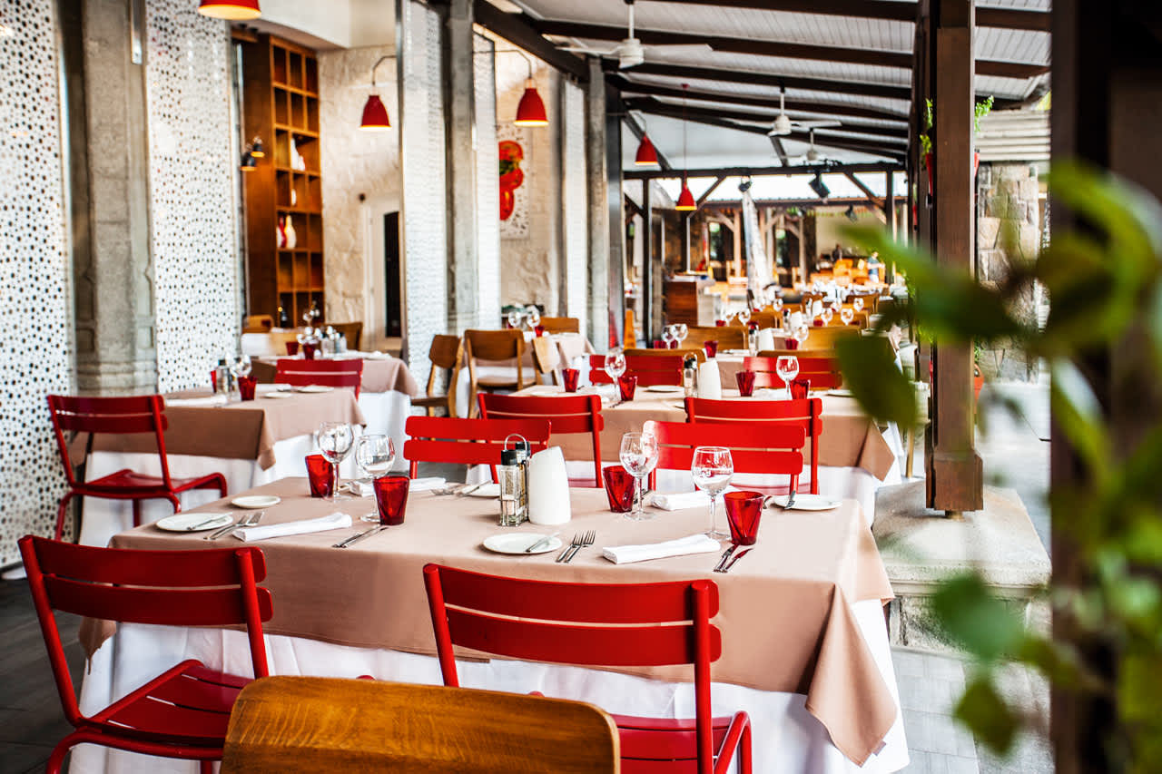 A la carte-restaurant som serverer middelhavsmat og italienskinspirerte retter