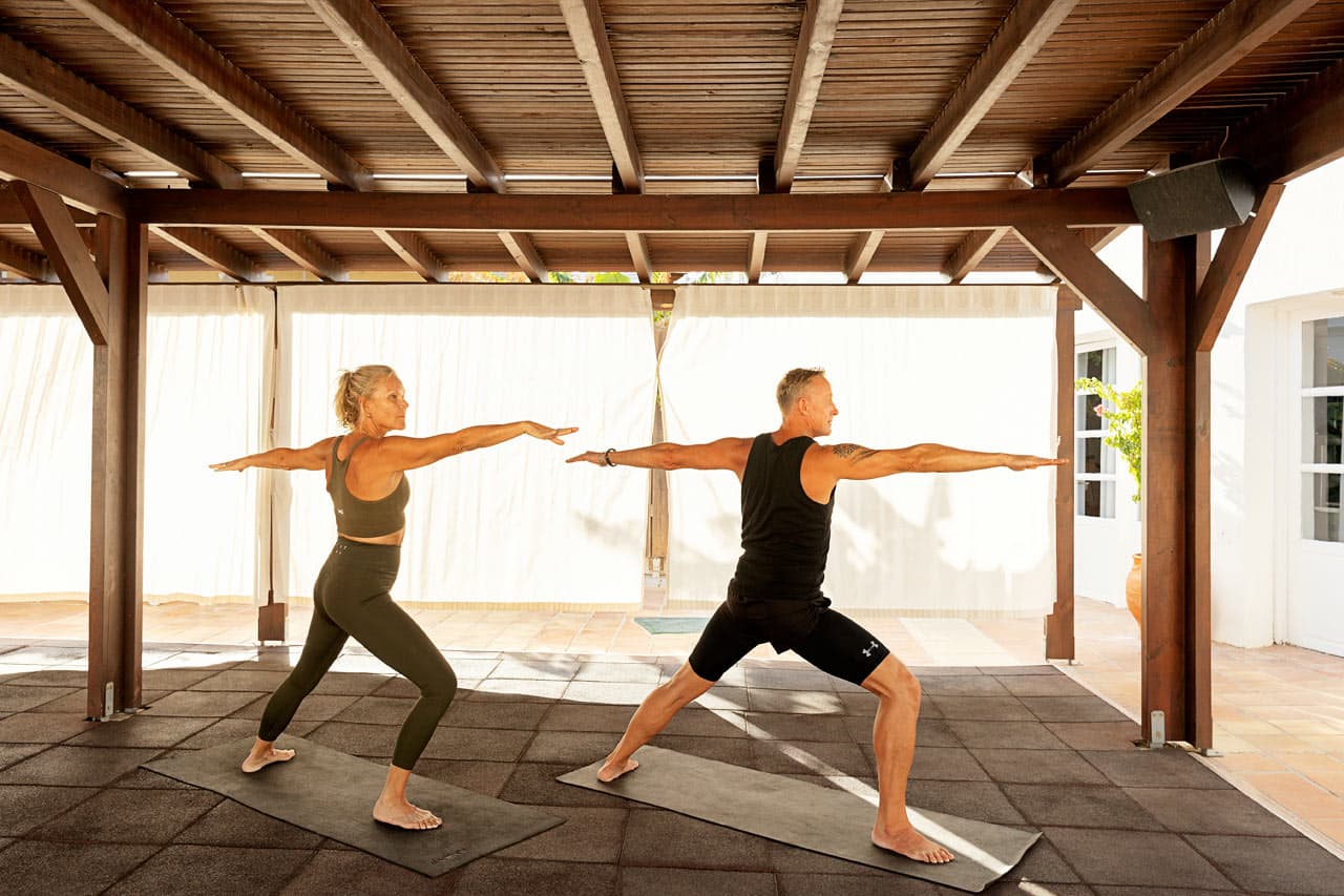 Prøv vårt treningstilbud Yoga Flow