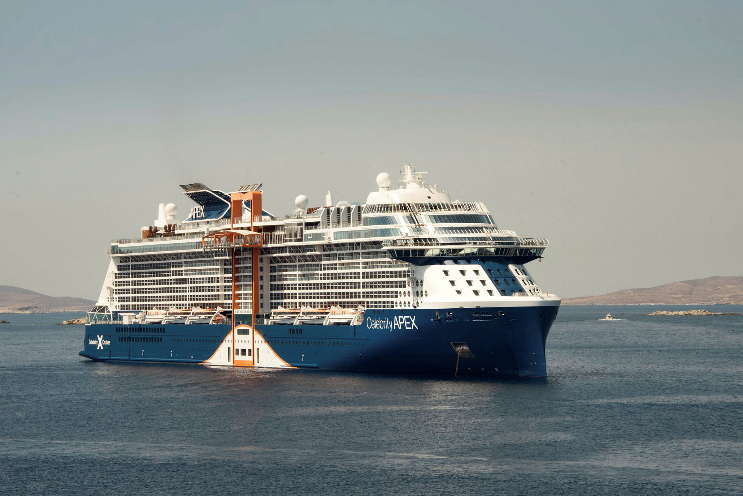 Cruiseskip på havet. (AI-generert tekst)