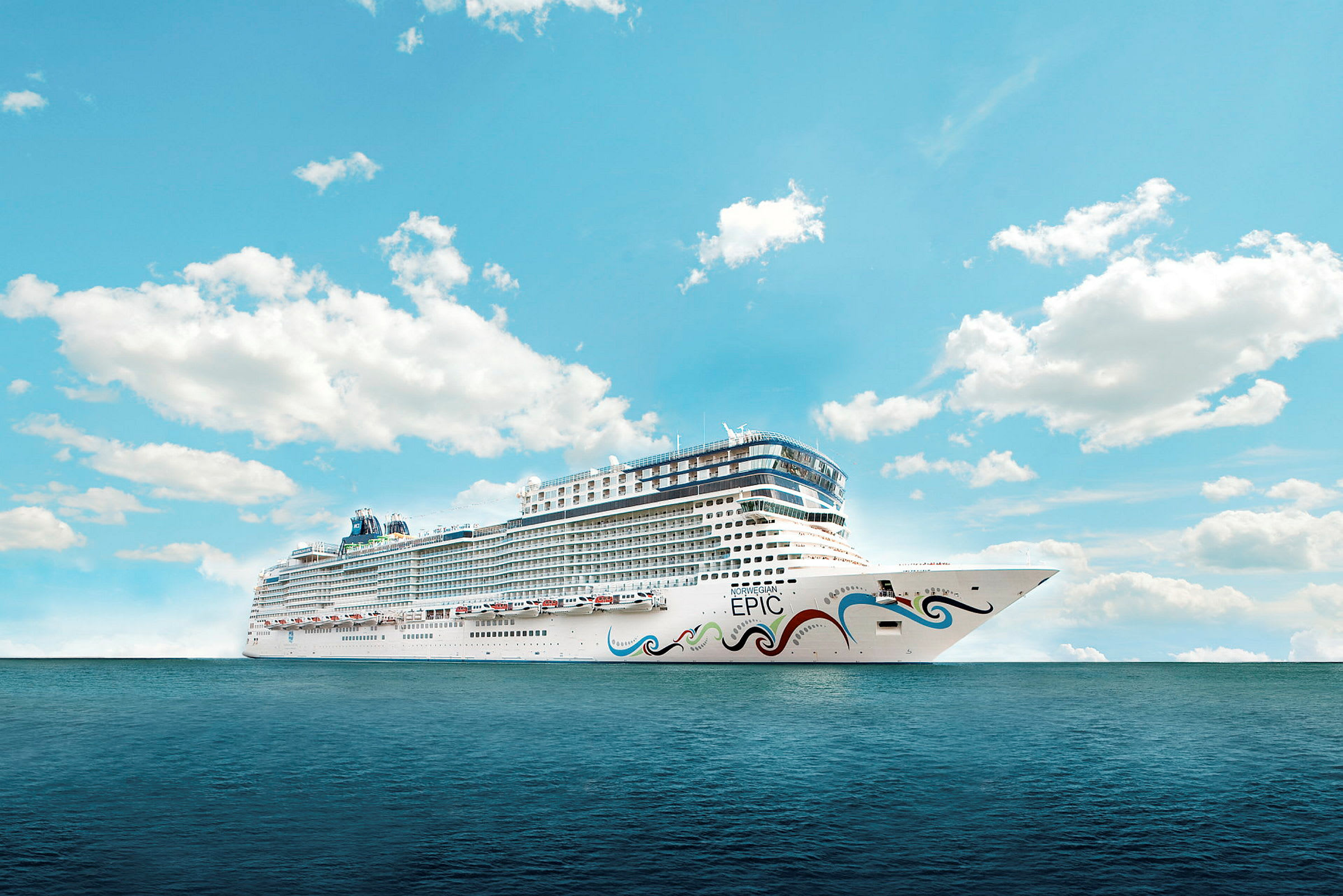 Et stort cruiseskip på havet under en klar blå himmel. (AI-generert tekst)