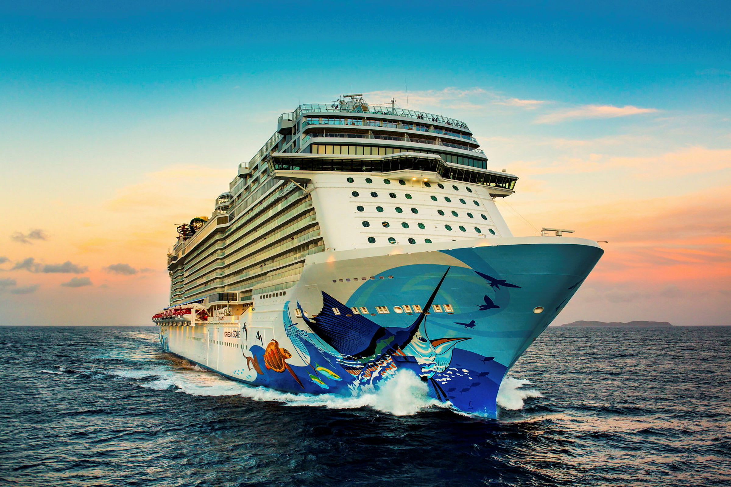 Et stort cruiseskip på havet i solnedgangen. (AI-generert tekst)