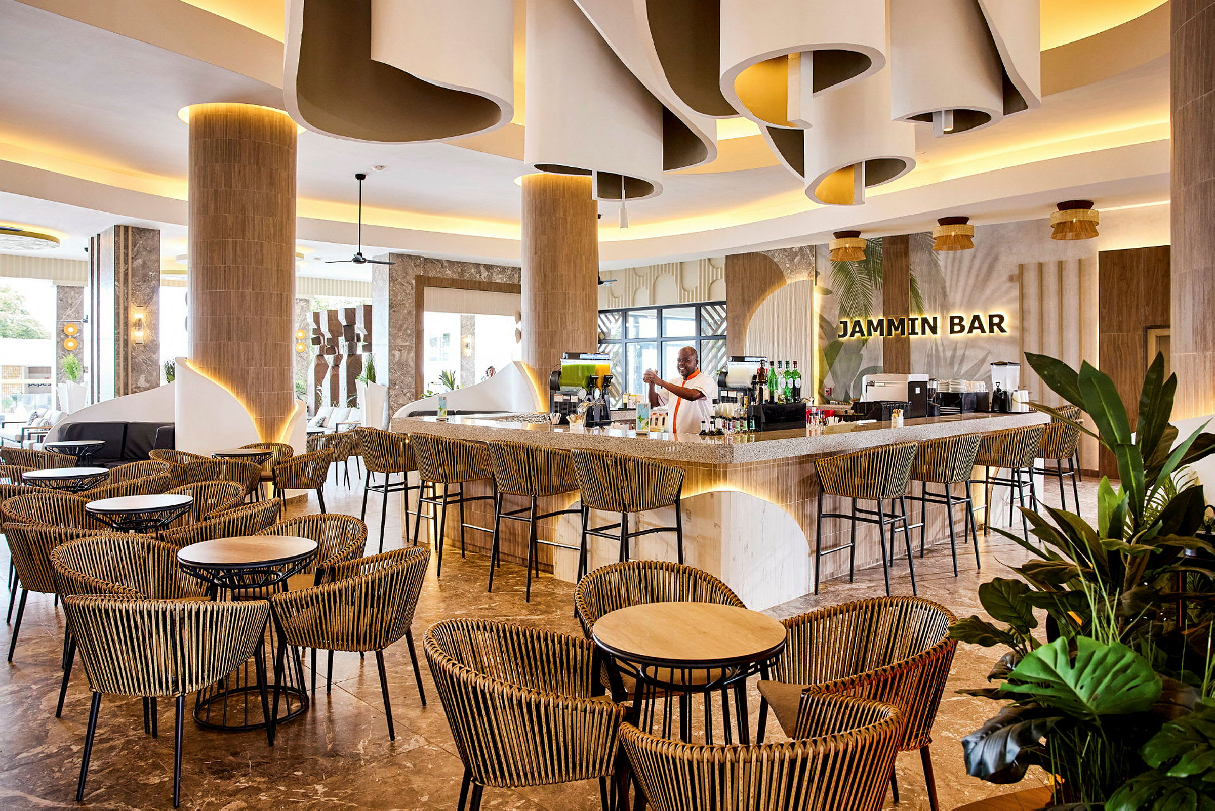 Moderne hotellbar med elegant innredning og sitteplasser. (AI-generert tekst)