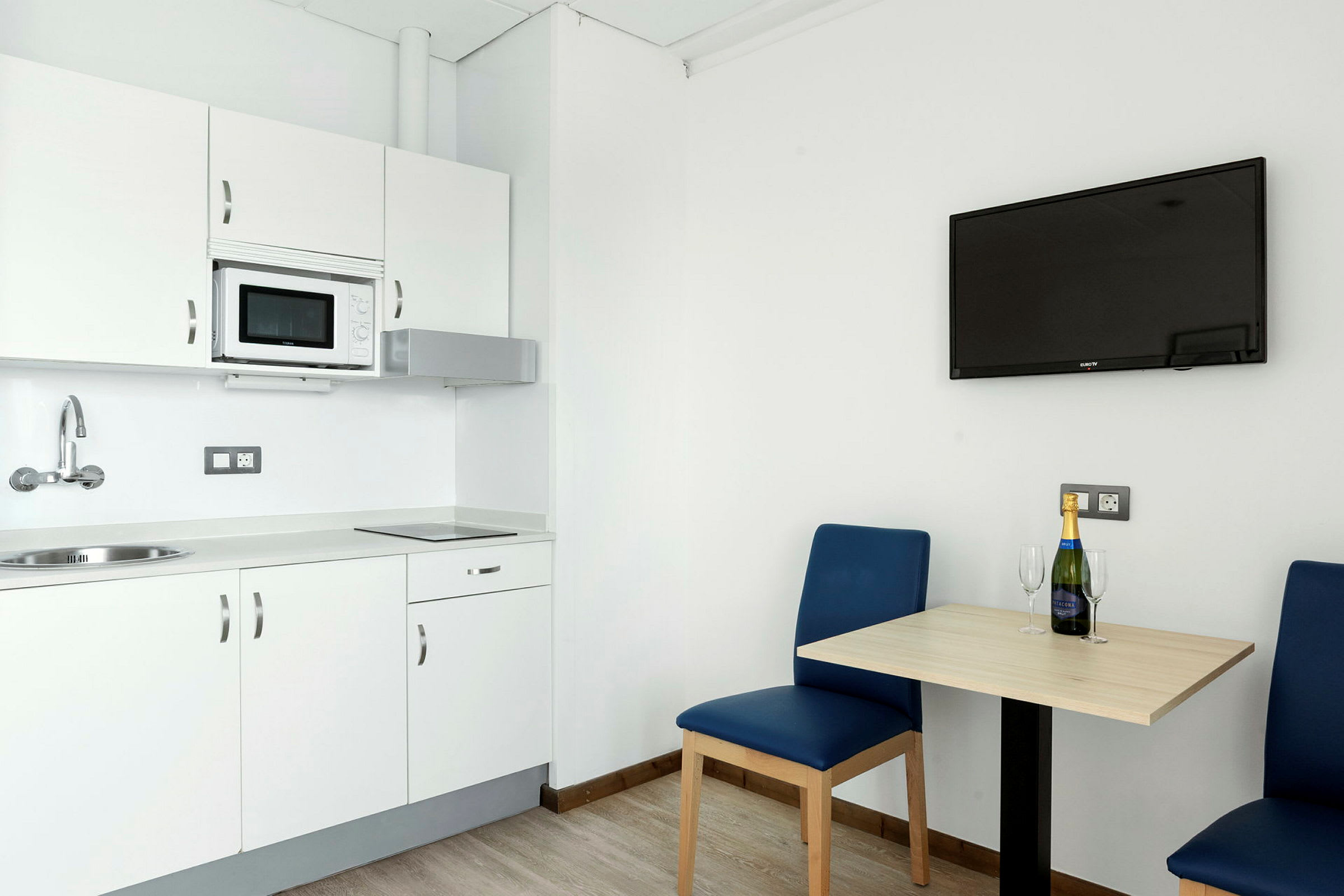 2-romsleilighet premium under bakkeplan, med terrasse / 2-romsleilighet premium med begrenset havutsikt / 2-romsleilighet premium med havutsikt / 2-romsleilighet premium i de øverste etasjene, med havutsikt