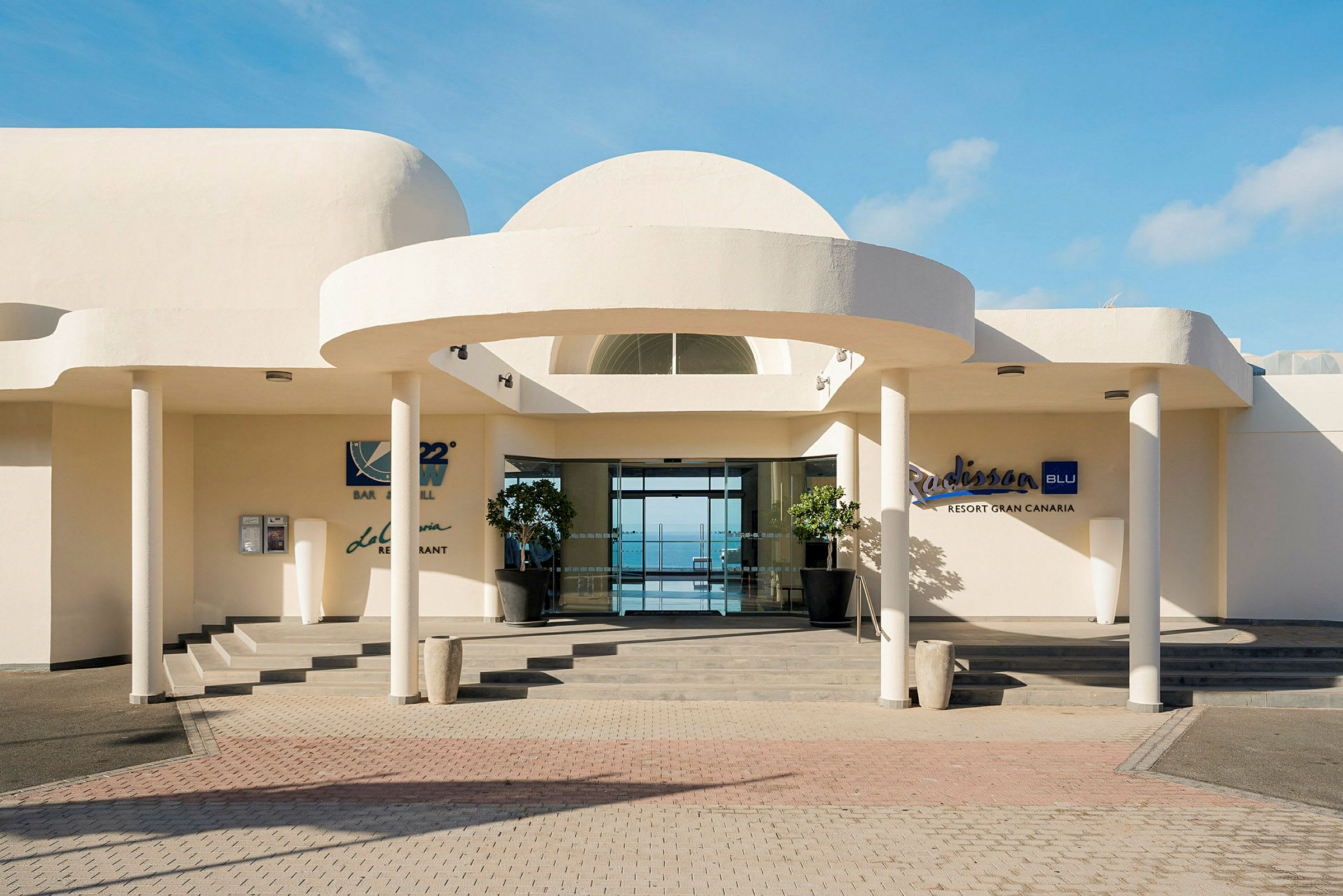 Inngangen til Radisson Blu Resort Gran Canaria. (AI-generert tekst)