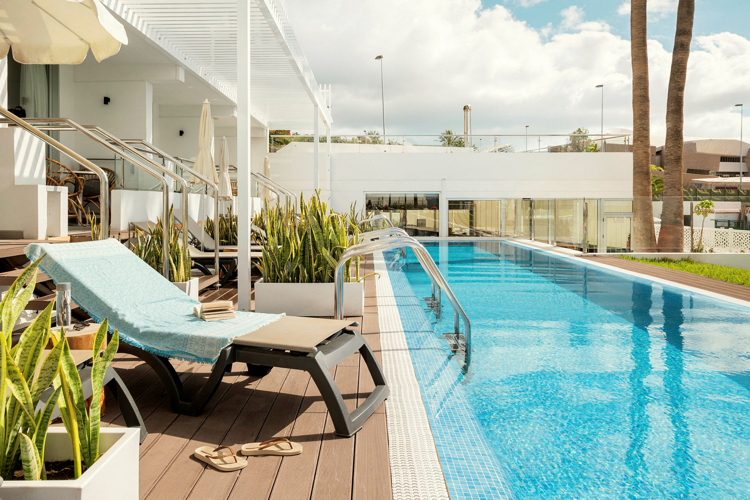 Prime Pool Suite 1 rom med direkte utgang til delt, privat basseng