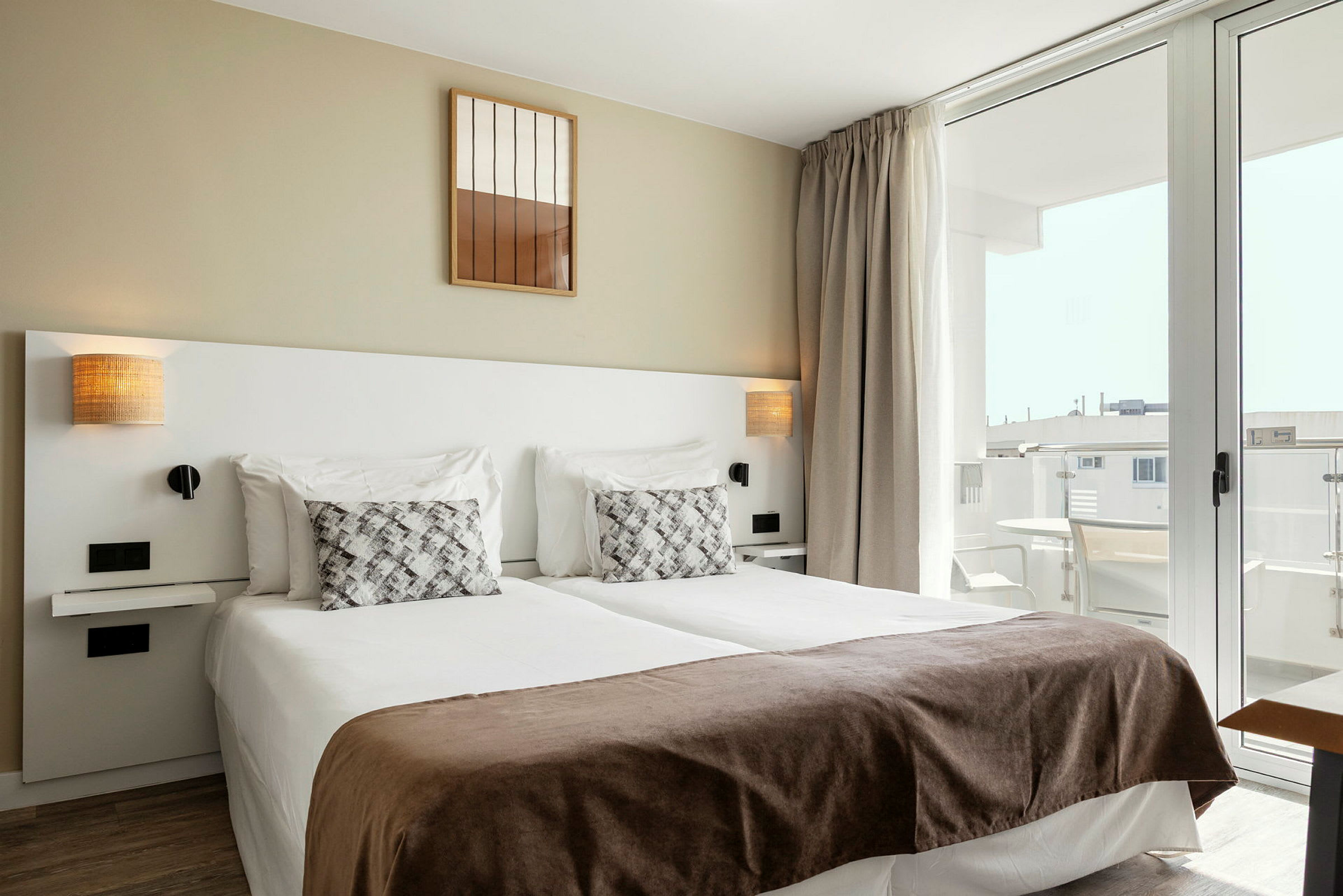 Junior Suite, 2 rom, stor balkong på hotellets øvre etasjer, mot omgivelsene