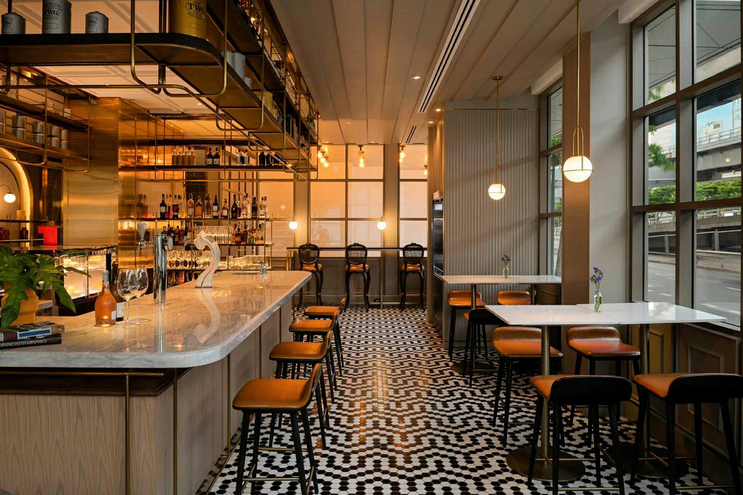 Bilde av en elegant bar med moderne møbler og design. (AI-generert tekst)