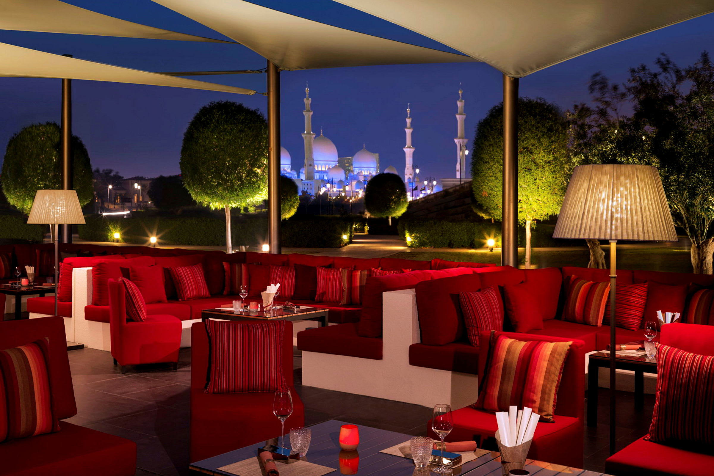 À la carte-restaurant med asiatiske retter