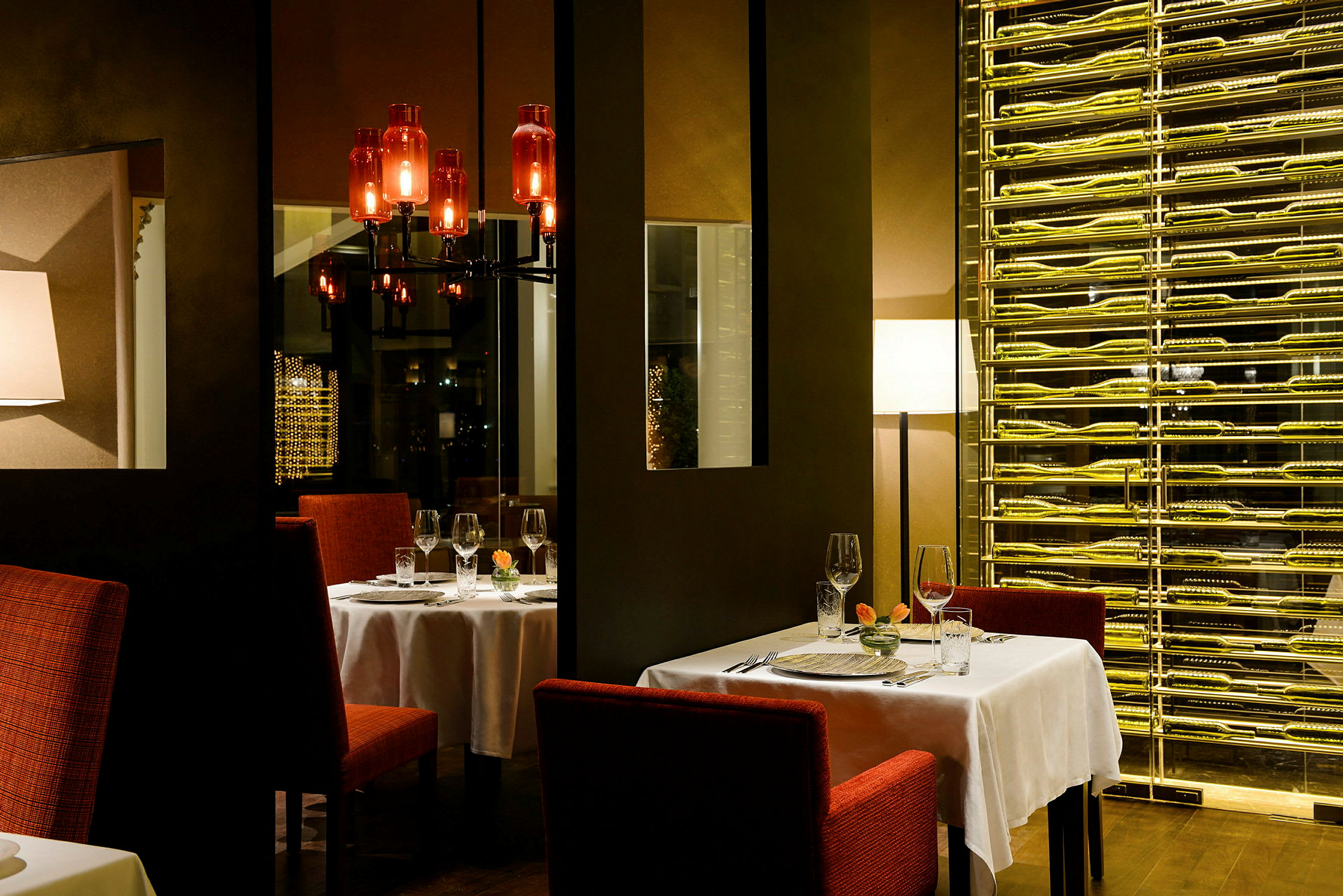 À la carte-restaurant med retter fra grillen