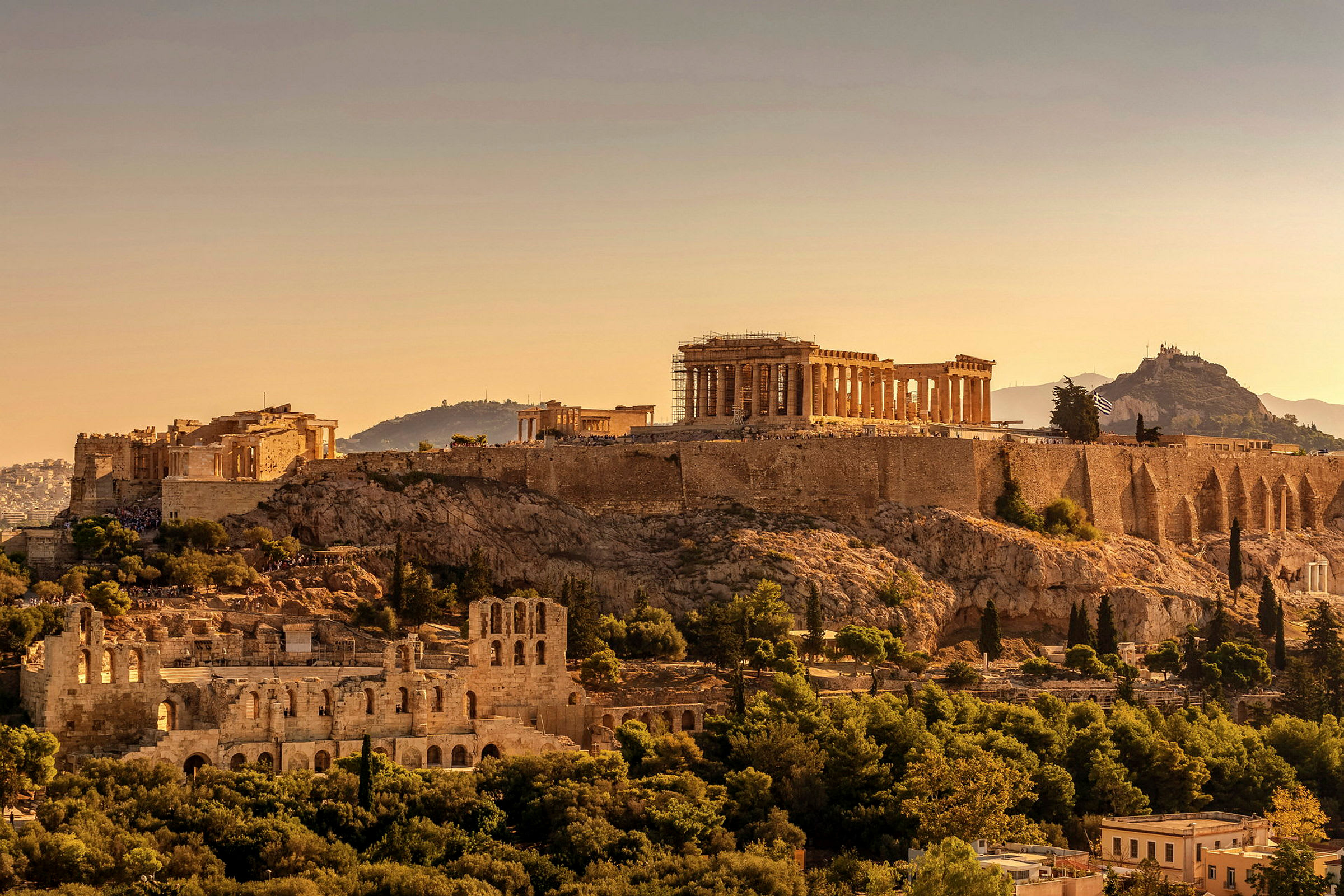 Et bilde av Akropolis i Athen med Parthenon synlig i forgrunnen. (AI-generert tekst)