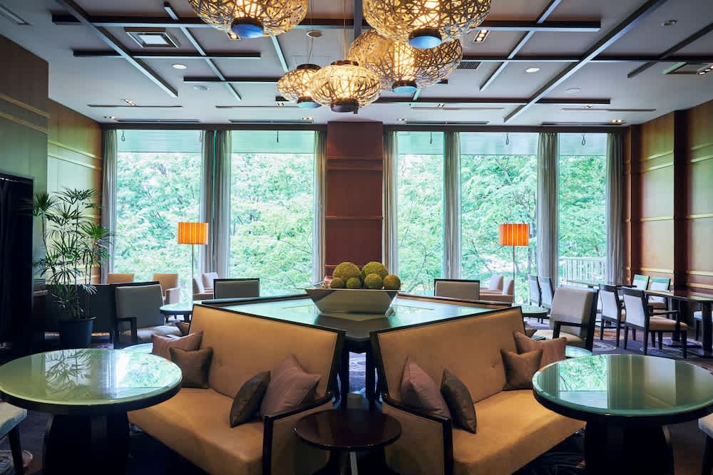 Lobby-lounge