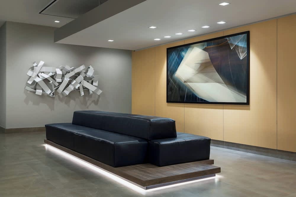 Lobby-lounge