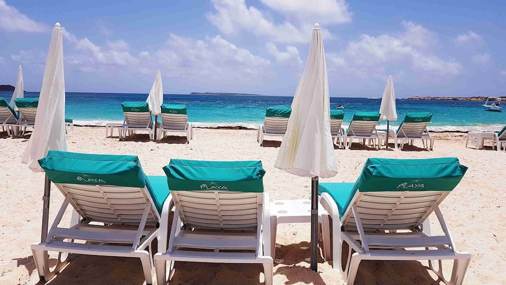 Utsikt mot strand/hav