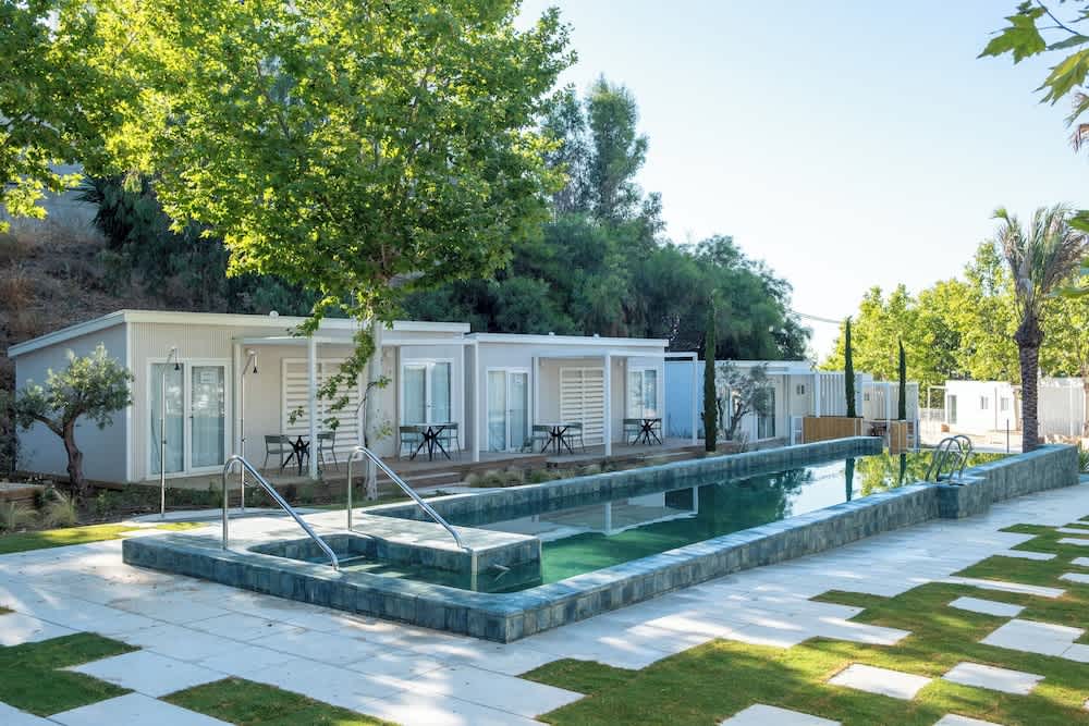 Utendørsbasseng