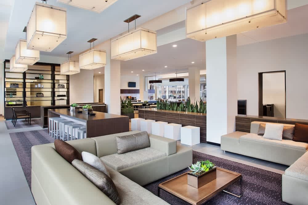 Lobby-lounge
