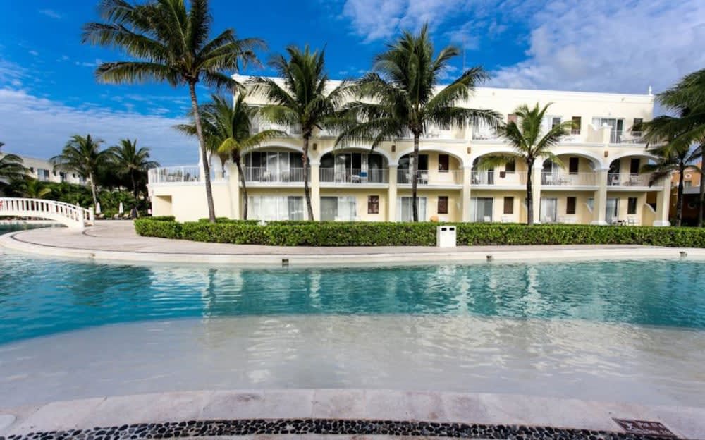 Utendørsbasseng