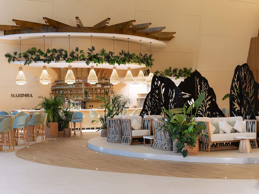 Lobby-lounge