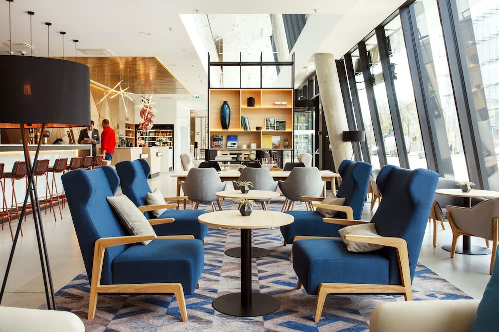Lobby-lounge