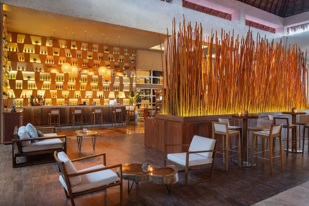 Lobby-lounge