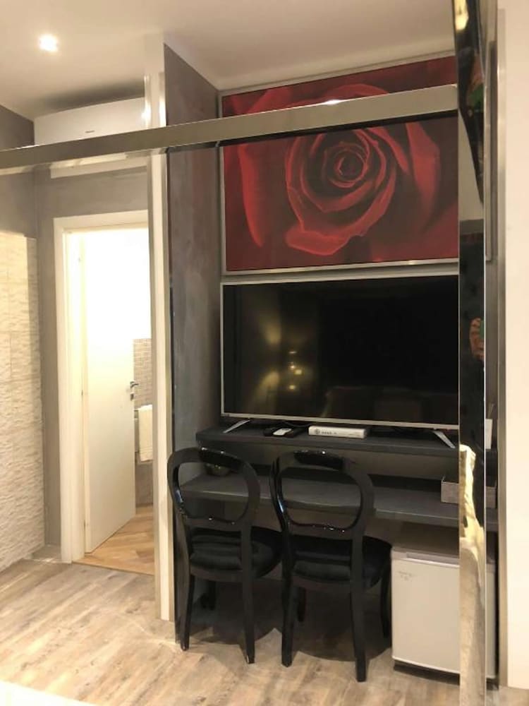 TV