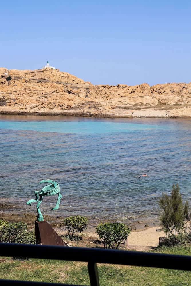 Utsikt mot strand/hav